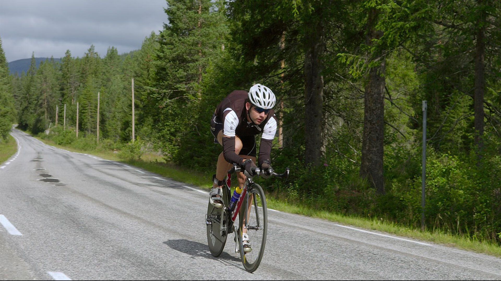 欧洲杯战术分析:如何破解密集防守?,欧洲杯套路