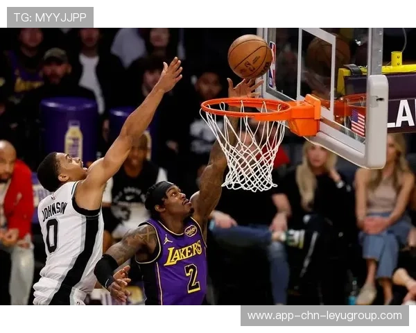 乔治中投连续命中,洛城客场稳稳取胜