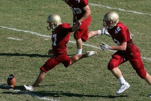 LEYU SPORTS中国官方网站-不是陈涛，不是邓卓翔，本赛季中超最强救火教练是韩鹏！理由三点