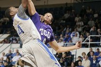 乐鱼体育网站入口-勇士需要更多变化，老将体系难以维持，勇士旧将