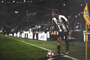 leyu乐鱼-未来之星：年轻球员季后赛中的惊艳表现！，足坛未来之星